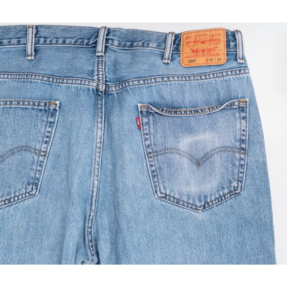 Levi’s 550 Relaxed Fit Tapered Leg Jeans Men’s 40x34 Light Wash Blue Denim - Picture 3 of 5